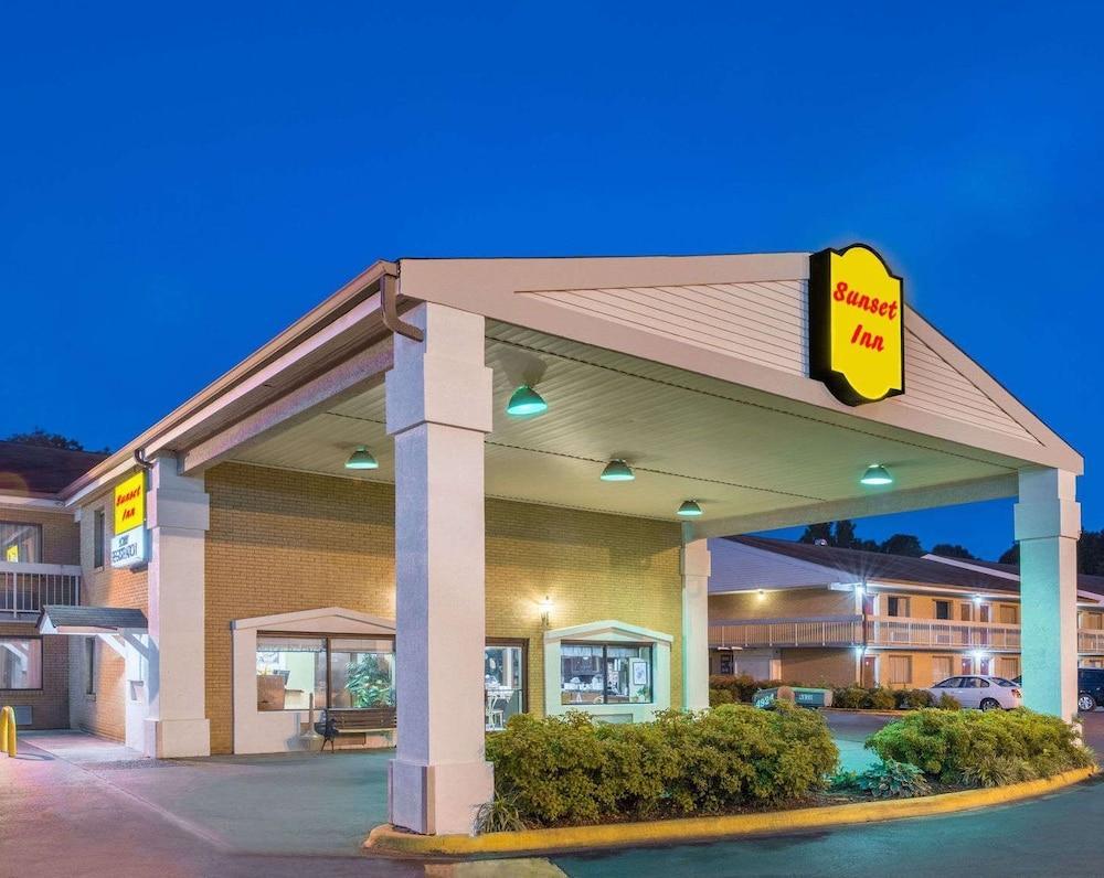 שרלוט Sunset Inn Northlake מראה חיצוני תמונה