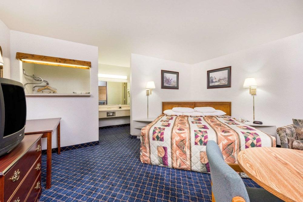 שרלוט Sunset Inn Northlake מראה חיצוני תמונה